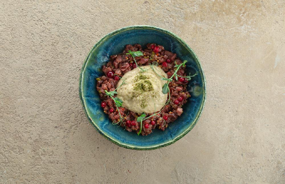 MAL ƏTİNDƏN TARTAR, GÖBƏLƏKLİ SOUSLA