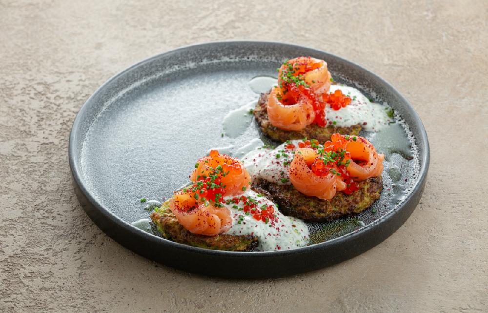 XAMALI KABAÇOK DRANİKLƏRİ, AZ DUZLU QIZIL BALIQ VƏ QIRMIZI KÜRÜ İLƏ