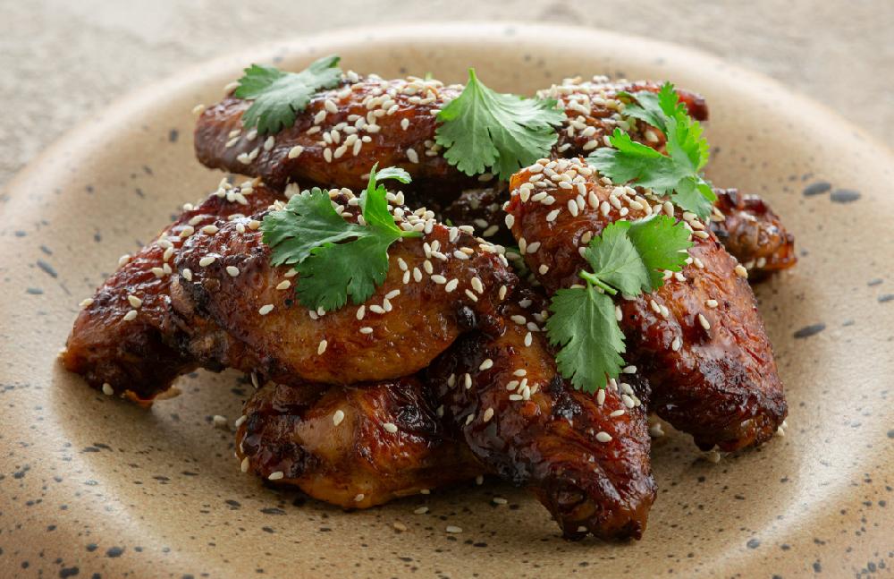 QIZARDILMIŞ TOYUQ QANADLARI ÖZƏL MARİNADDA