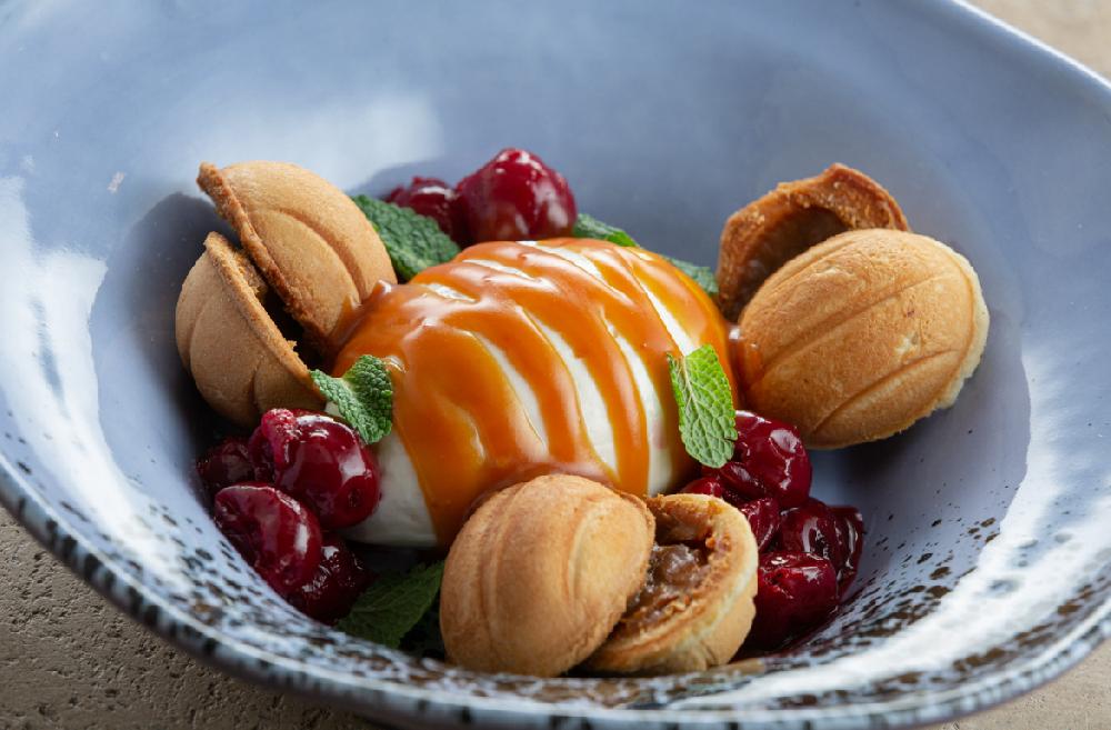 PENDİRLİ KREM, DUZLU KARAMEL VƏ "FINDIQLARLA“