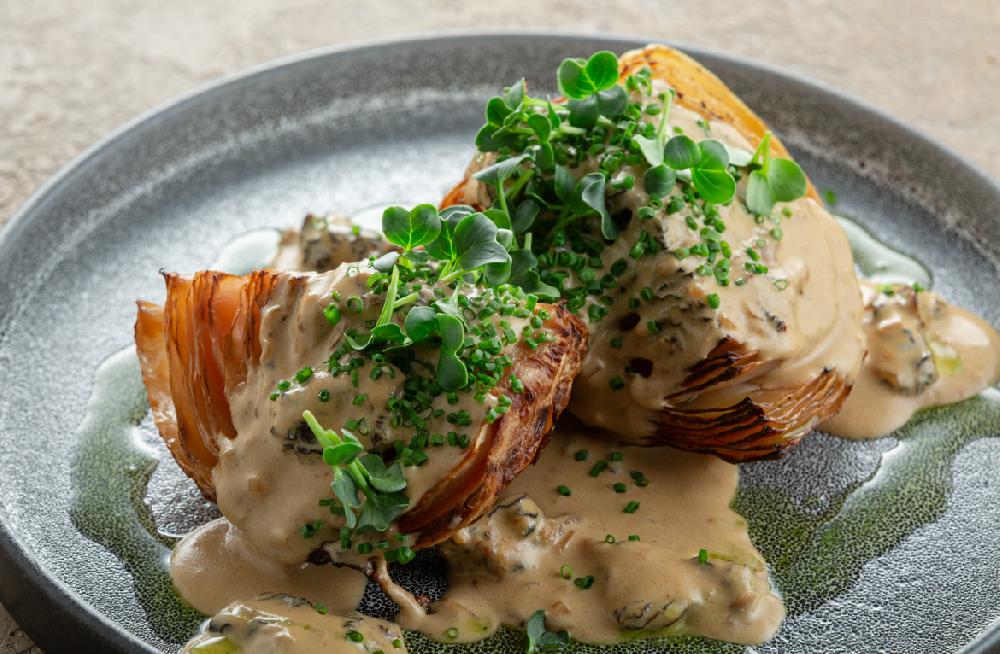 BİŞİRİLMİŞ KƏLƏM, TRUFEL SOUSUNDA VƏ QUZU GÖBƏLƏYİ İLƏ