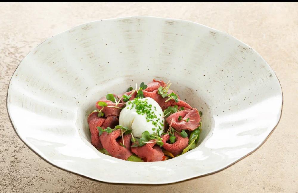 ROSTBIF SALATI, PAŞOT YUMURTA İLƏ