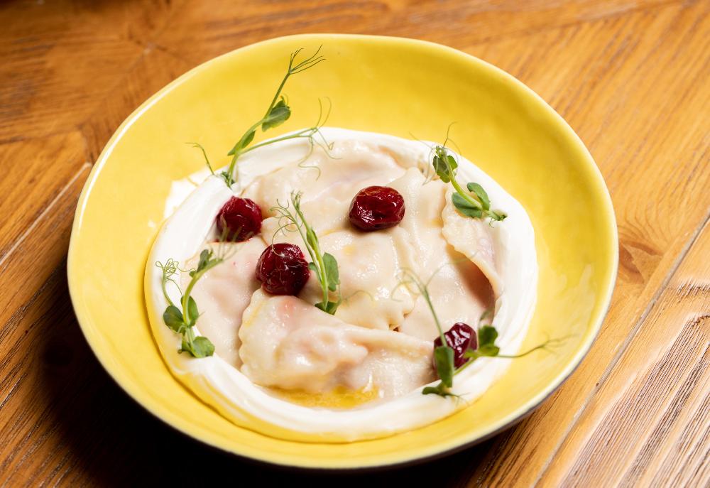 Вареники  с творогом и вишней